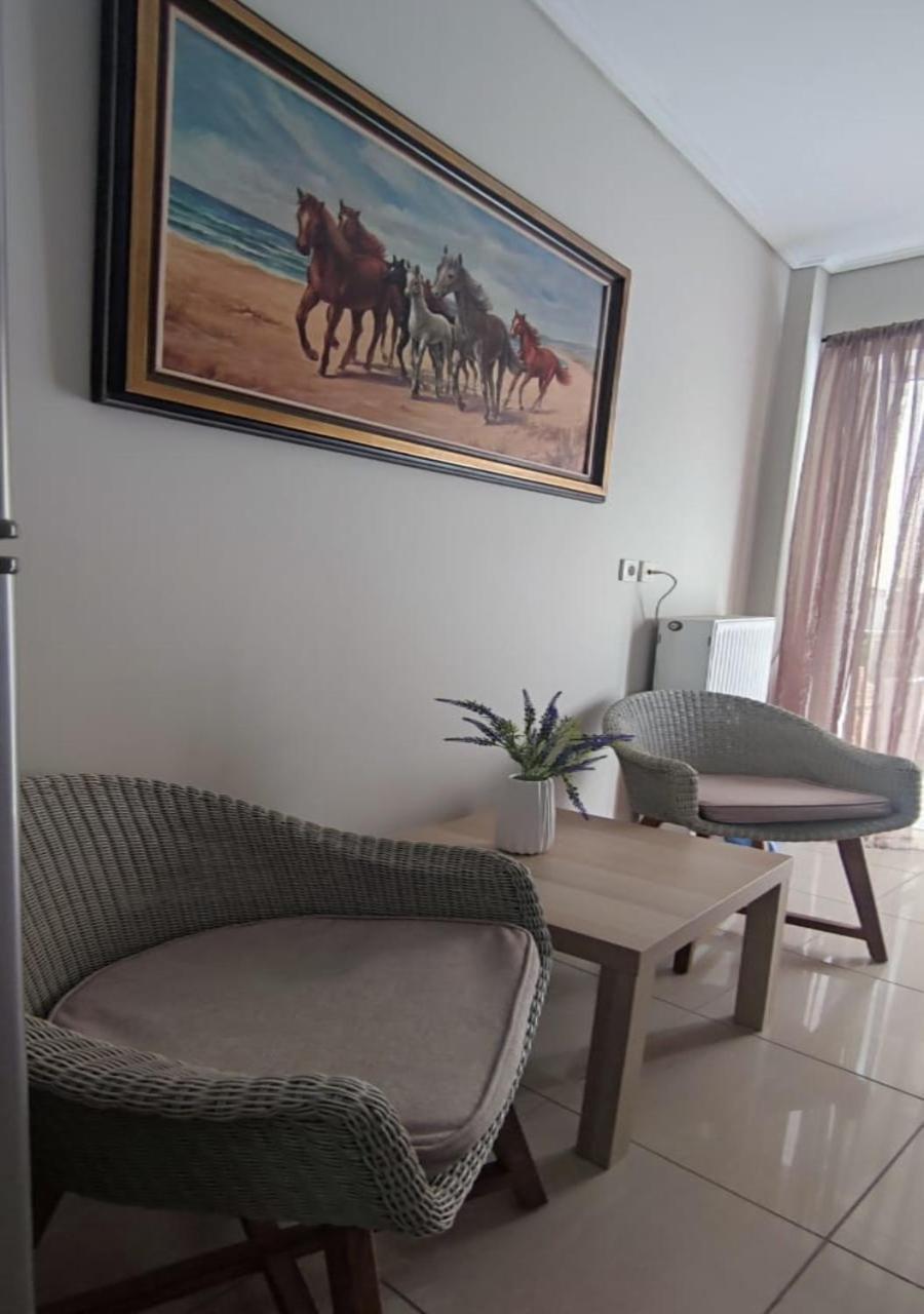 Apartment In A Quiet Location. Athene Buitenkant foto